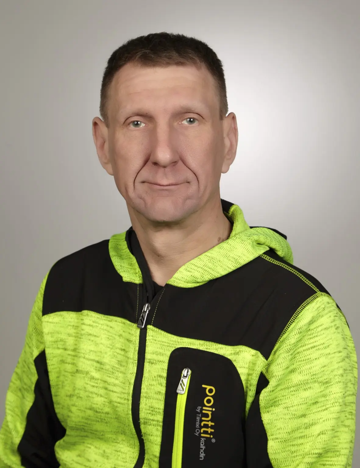 Tiimixi — Sälekaihtimet, markiisit ja parvekekaihtimet 20 Juho Pennanen — Tiimixi